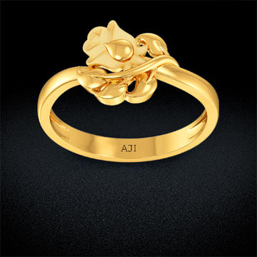 Elegance Gold Ring