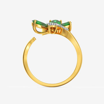 Flying Emerald Diamond Ring