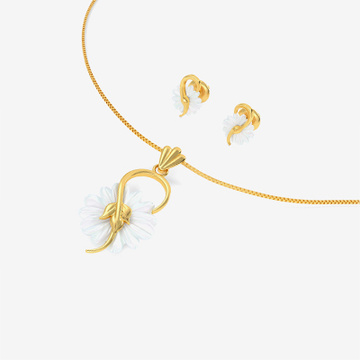 Floral Gold Pendant Set